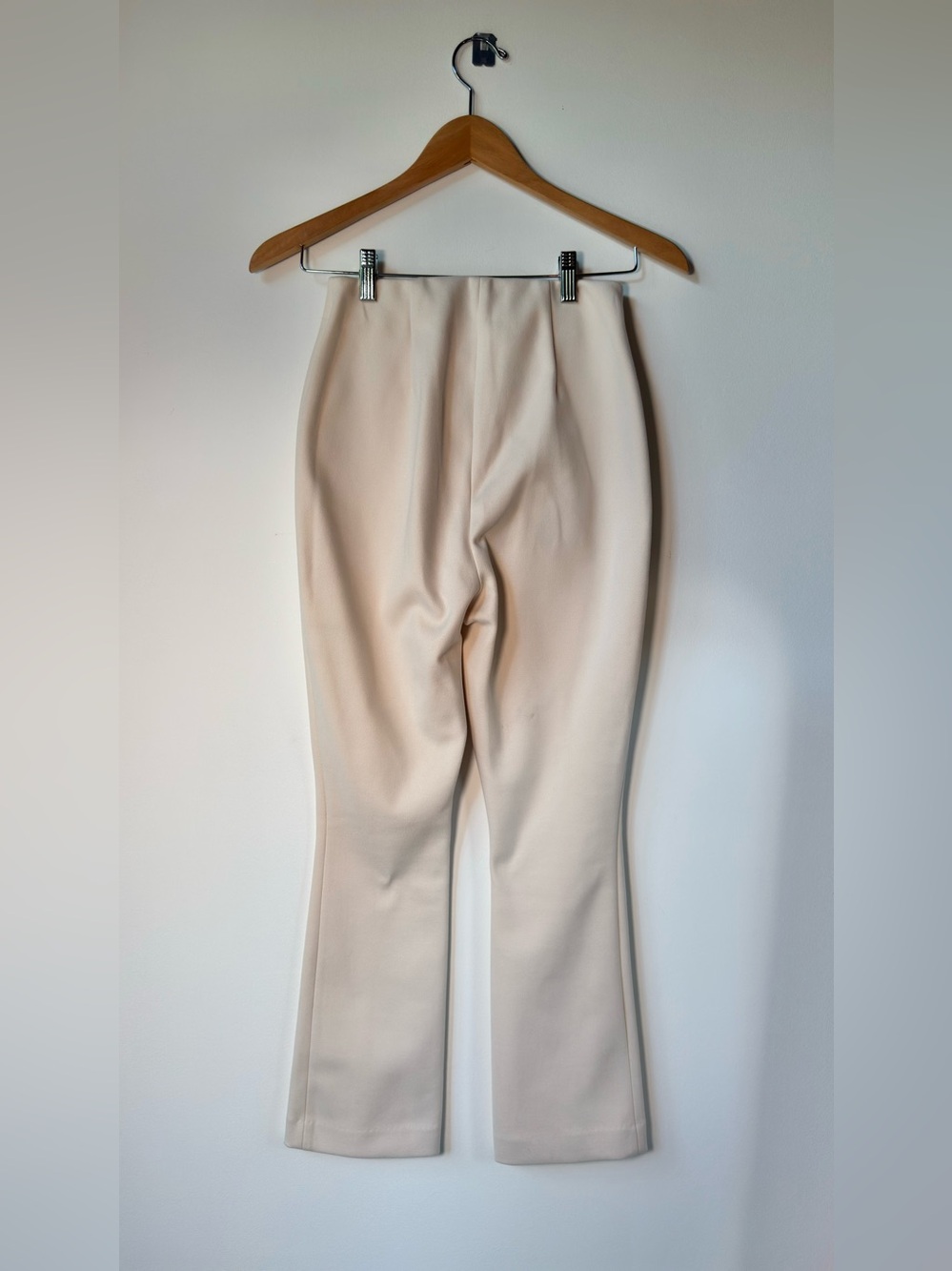 Tuckerneck - The Ashford Pants Faux Suede Women's Straight Cream - Picture 3 of 5